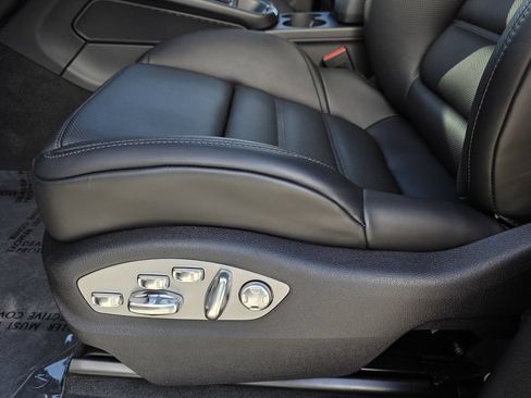 New 2026 Porsche Macan AWD/4WD image 23