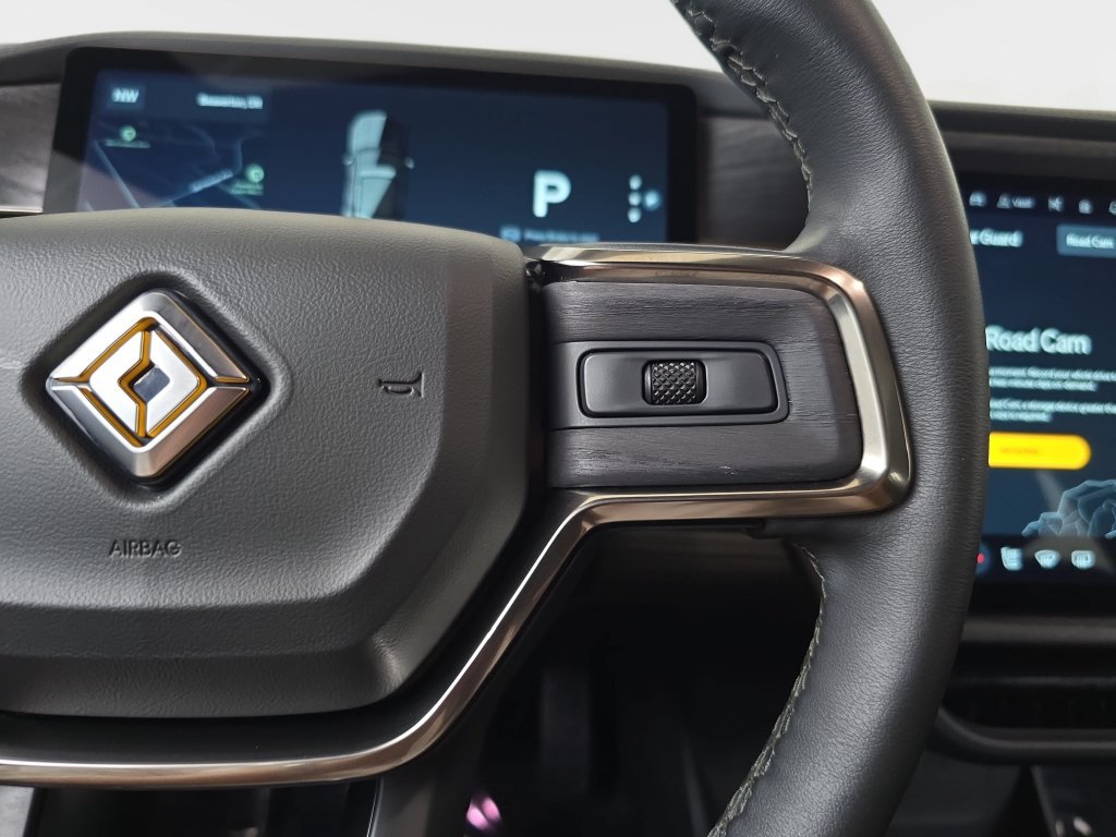 Used 2025 Rivian R1S Adventure Dual AWD/4WD image 19