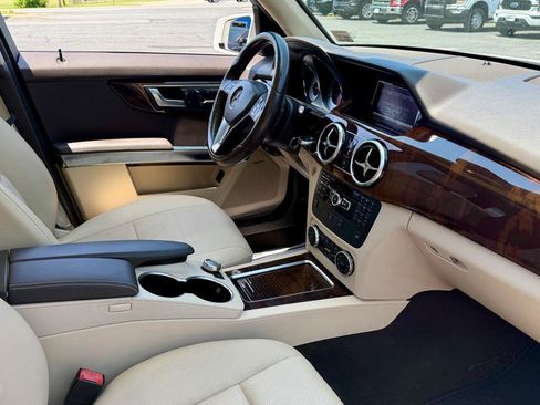 Used 2013 Mercedes-Benz GLK 350 4MATIC image 10
