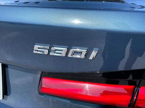 Used 2023 BMW 530i w/ Premium Package RWD image 30