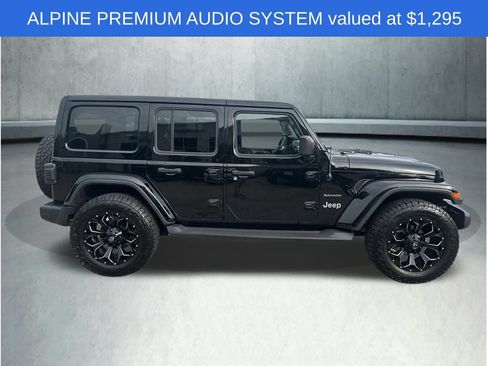 Used 2018 Jeep Wrangler Unlimited Sahara w/ Dual Top Group AWD/4WD image 8
