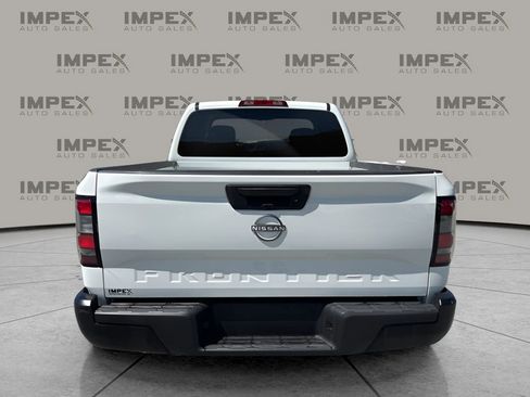 Used 2022 Nissan Frontier S RWD image 4