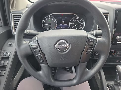 Used 2022 Nissan Frontier SV AWD/4WD image 15