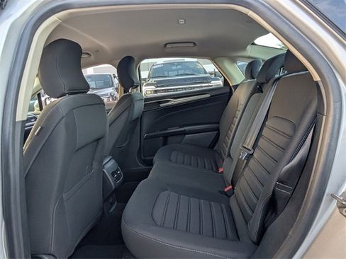 Used 2019 Ford Fusion SE image 8