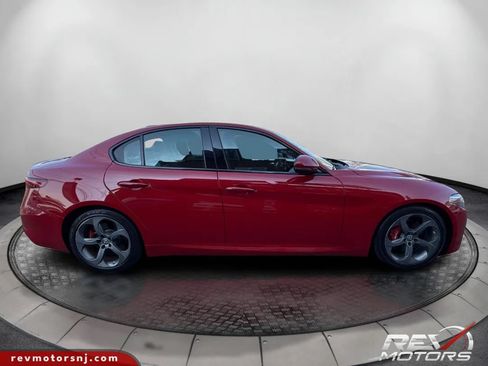 Used 2018 Alfa Romeo Giulia RWD image 6