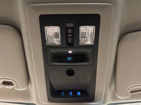 Used 2017 RAM 2500 Laramie w/ Sport Appearance Group AWD/4WD image 18