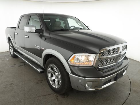 Used 2017 RAM 1500 Laramie w/ Convenience Group image 14