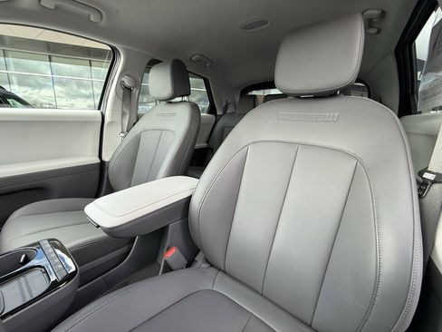 Certified 2025 Hyundai Ioniq 5 SEL image 13
