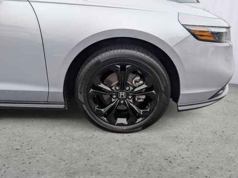 Certified 2025 Honda Accord SE image 7