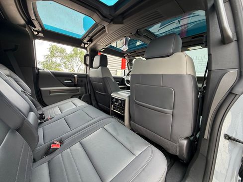 Used 2024 GMC Hummer EV 2X w/ Extreme Off-Road Package AWD/4WD image 28