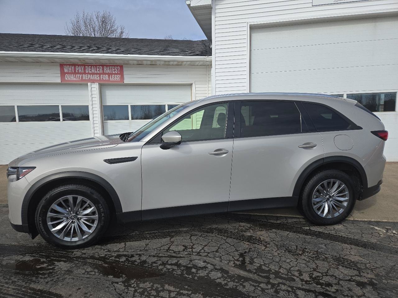 Used 2024 MAZDA CX-90 3.3 Turbo w/ Preferred Plus AWD/4WD image 2