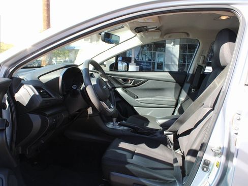 Used 2017 Subaru Impreza 2.0i Premium image 10