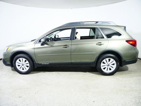 Used 2017 Subaru Outback 2.5i Premium image 4