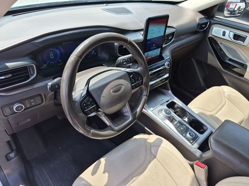 Used 2021 Ford Explorer Platinum w/ Equipment Group 601A AWD/4WD image 16