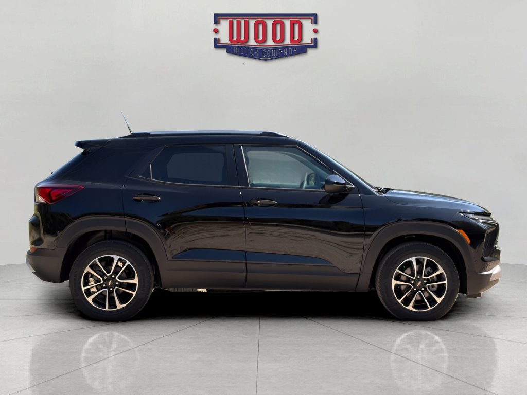 New 2026 Chevrolet TrailBlazer LT w/ LT Cold Weather Package FWD image 2