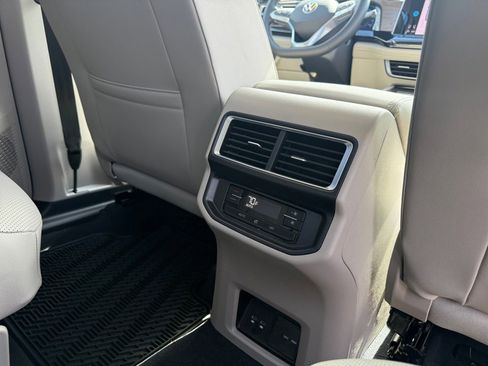 New 2026 Volkswagen Atlas SE image 29