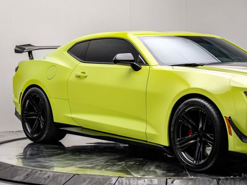 Used 2021 Chevrolet Camaro ZL1 image 22