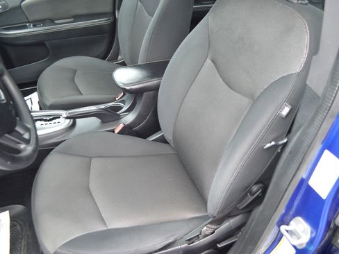 Used 2014 Dodge Avenger SE image 15