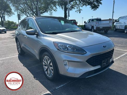 Used 2022 Ford Escape Titanium w/ Class II Trailer Tow Package AWD/4WD image 3