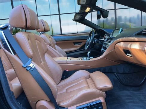 Used 2013 BMW M6 Convertible image 18