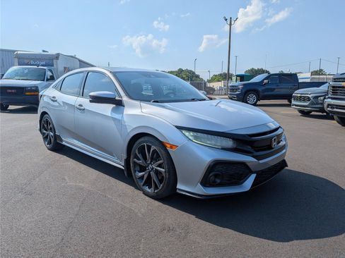 Used 2019 Honda Civic Sport Touring image 7