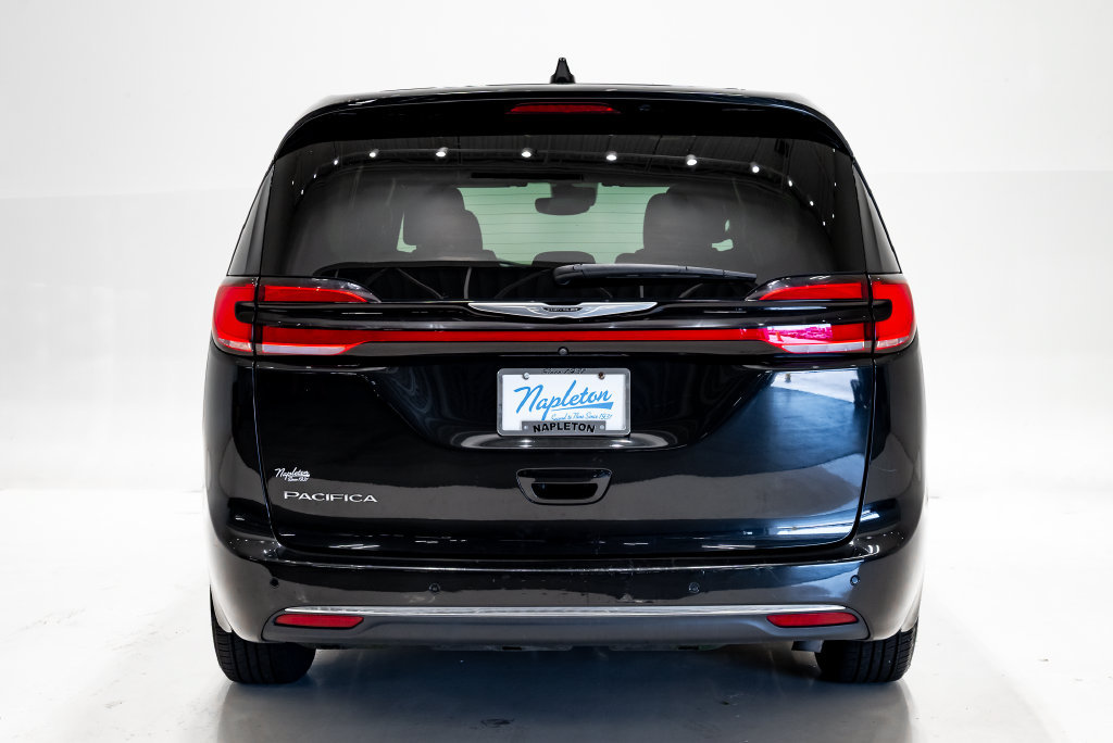 Used 2023 Chrysler Pacifica Touring FWD image 37