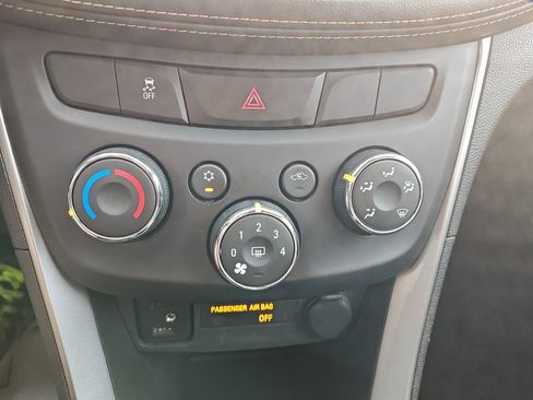 Used 2018 Chevrolet Trax LT w/ LT Convenience Package FWD image 23