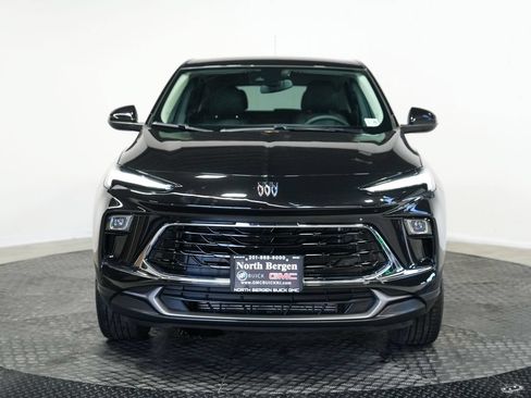 Used 2024 Buick Encore GX Preferred AWD/4WD image 2