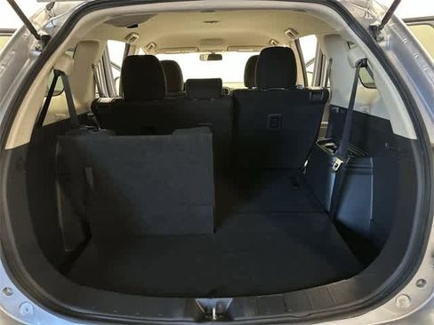 Used 2016 Mitsubishi Outlander SE image 25
