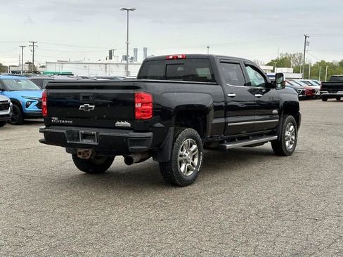 Used 2018 Chevrolet Silverado 2500 High Country w/ Duramax Plus Package AWD/4WD image 8