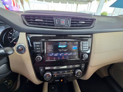 Used 2019 Nissan Rogue SL w/ Premium Package FWD image 22