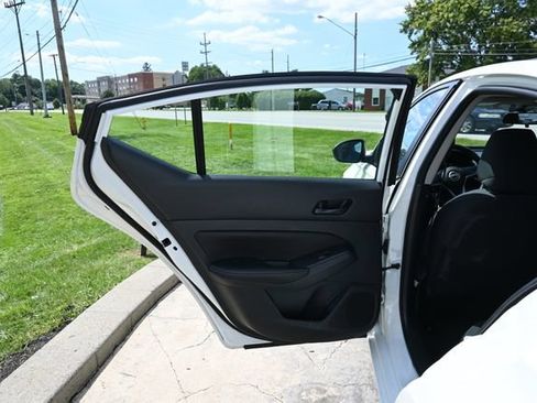 Used 2025 Nissan Altima 2.5 SV FWD image 23