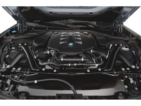 New 2025 BMW 760i xDrive w/ Luxury Rear Seating Package image 8