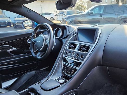Used 2020 Aston Martin DB11 Coupe image 12