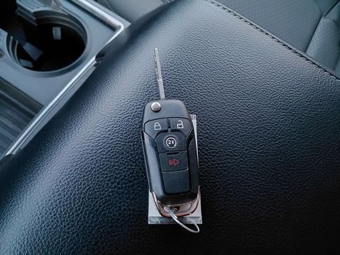 Used 2019 Ford F350 XLT w/ XLT Premium Package image 6