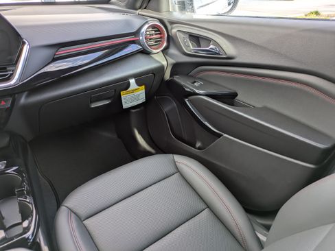 New 2026 Chevrolet Trax RS w/ Sunroof Package FWD image 11