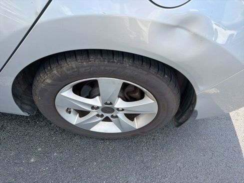 Used 2013 Hyundai Elantra GLS w/ Preferred Pkg FWD image 7