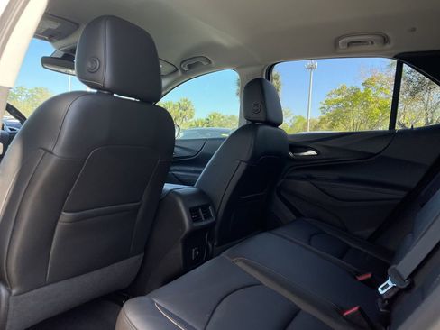 Used 2019 Chevrolet Equinox Premier FWD image 17