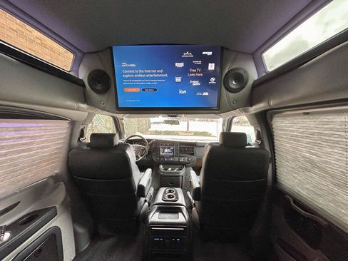 Used 2023 GMC Savana 2500 image 73