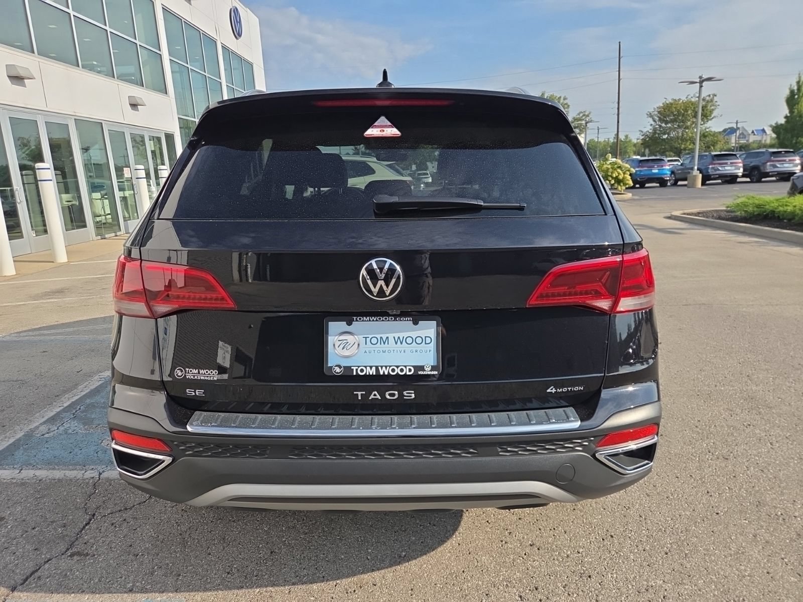 Certified 2024 Volkswagen Taos SE w/ Black Wheel Plus Package AWD/4WD image 5