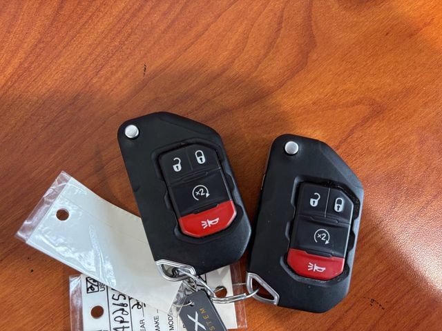 Used 2022 Jeep Wrangler Unlimited Sahara w/ LED Lighting Group AWD/4WD image 15