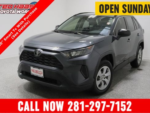 Used 2019 Toyota RAV4 LE image 1