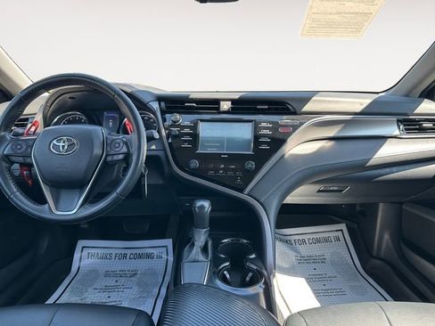 Used 2020 Toyota Camry SE FWD image 11