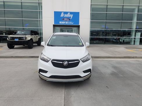 Used 2018 Buick Encore Preferred image 2