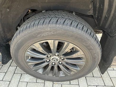 Used 2023 Lexus GX 460 Luxury w/ Sport Design Package image 7