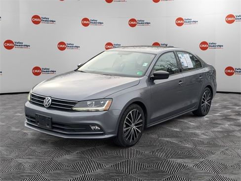 Used 2017 Volkswagen Jetta Sport image 1