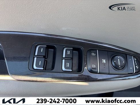 Used 2018 Kia Optima EX w/ Premium Package image 17