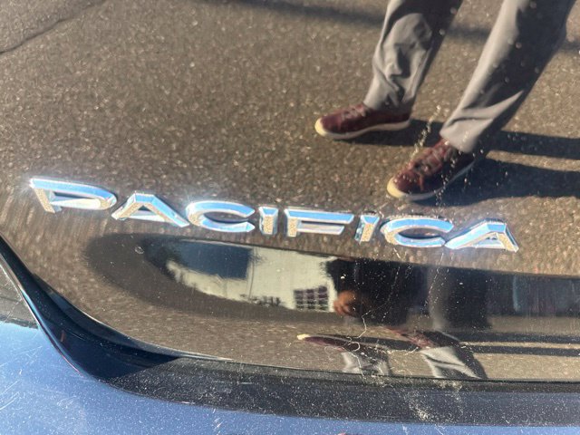 Used 2025 Chrysler Pacifica Select FWD image 13