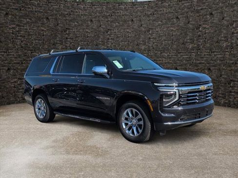 New 2026 Chevrolet Suburban Premier AWD/4WD image 2