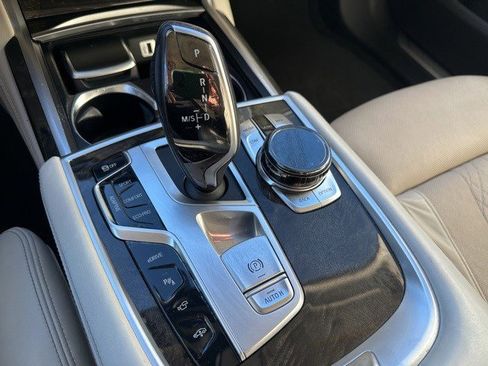 Used 2017 BMW 740e xDrive image 20